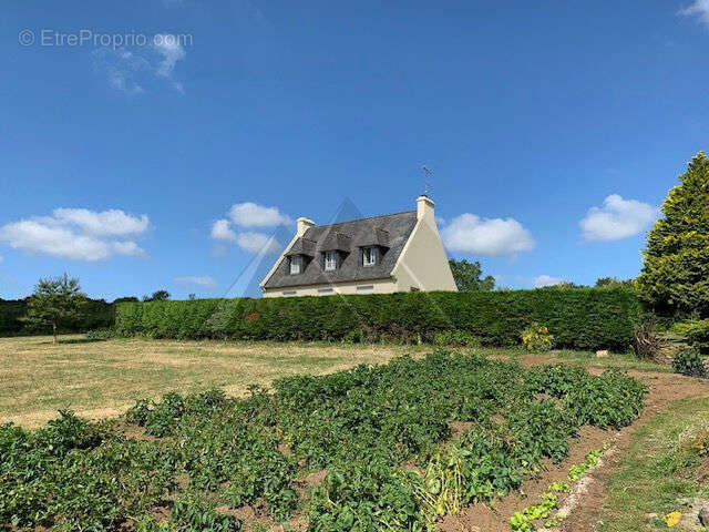 Maison à SAINT-RENAN