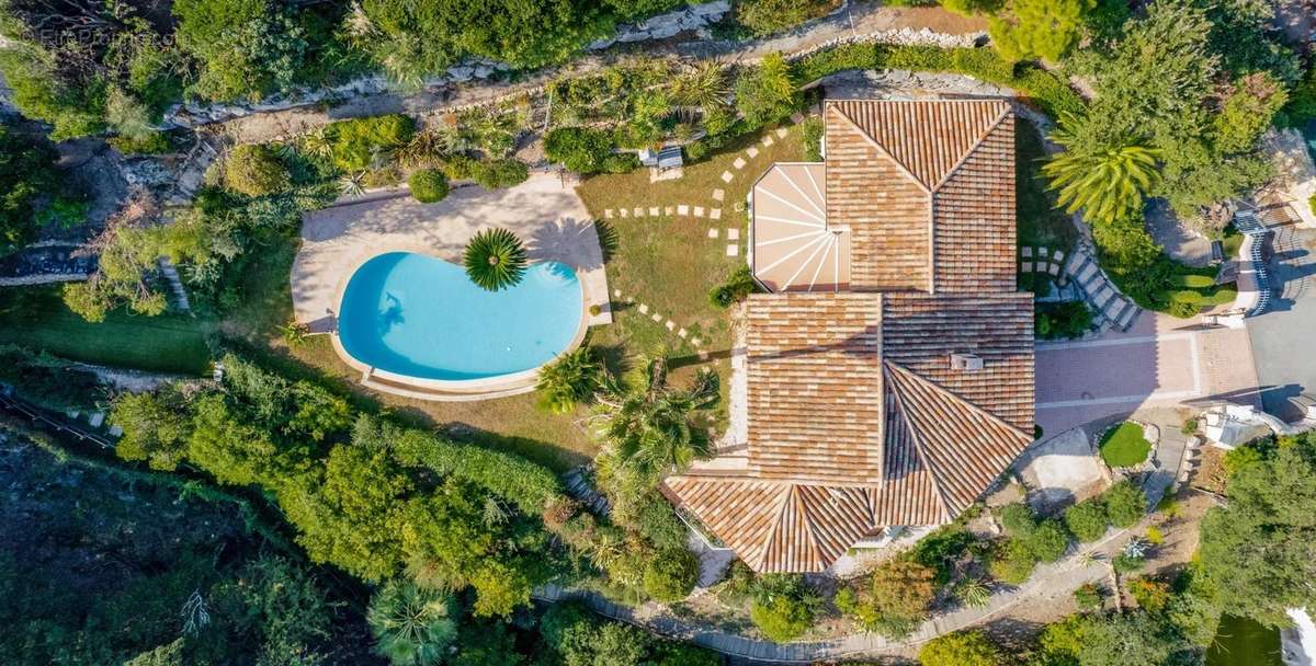 Maison à LES ADRETS-DE-L&#039;ESTEREL