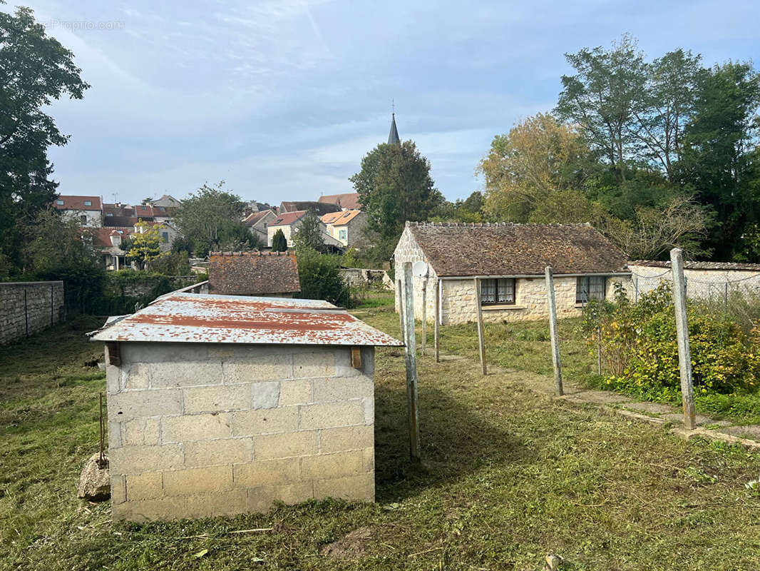 Terrain à CRESPIERES