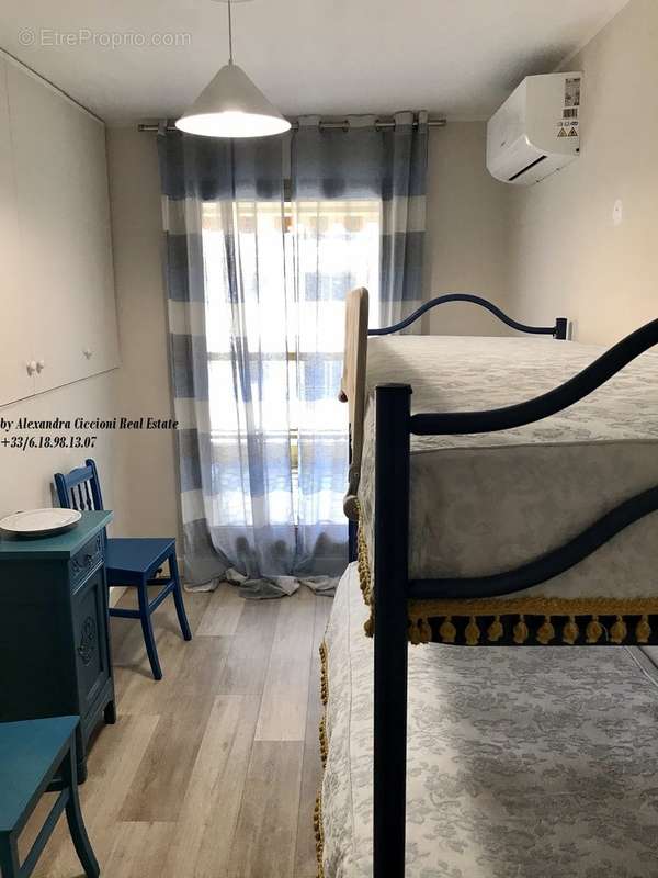 Petite chambre  - Appartement à MENTON