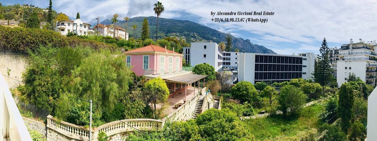 Vue terrasse séjour et chambre - Appartement à MENTON