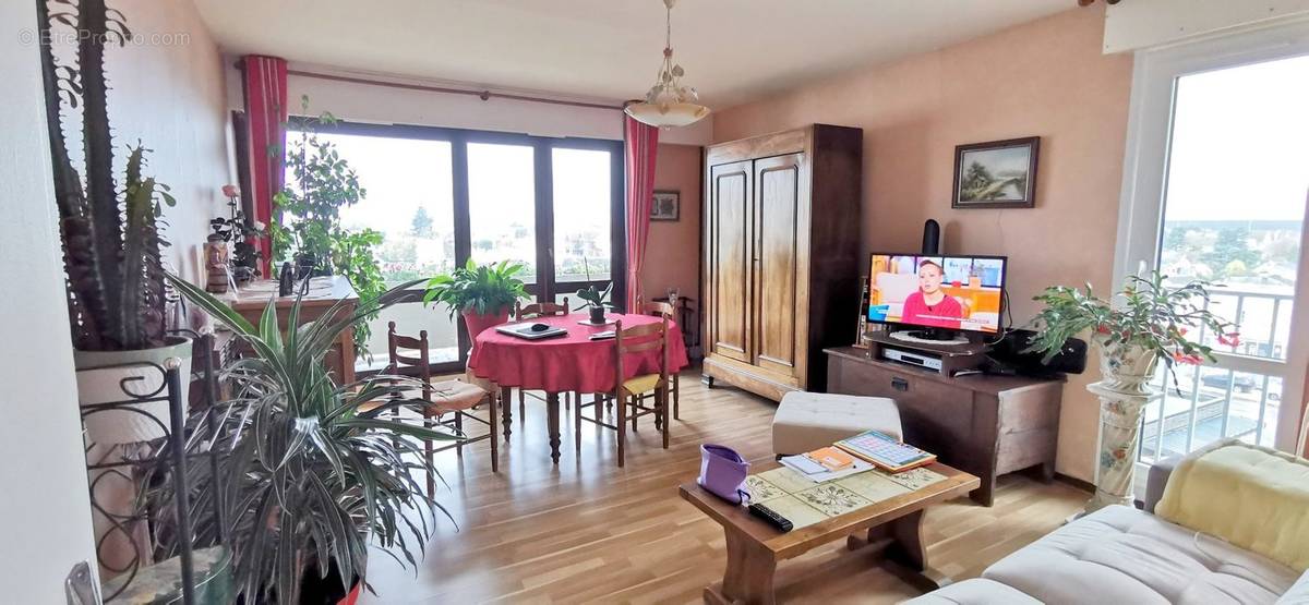 Appartement à LA CHAUSSEE-SAINT-VICTOR