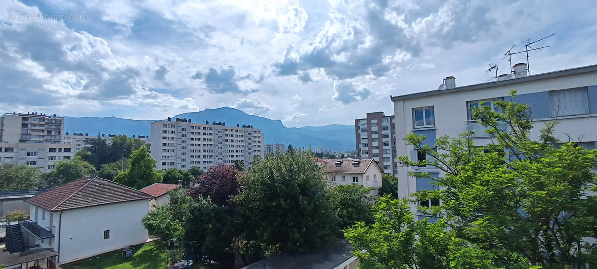 Appartement à SAINT-MARTIN-D&#039;HERES