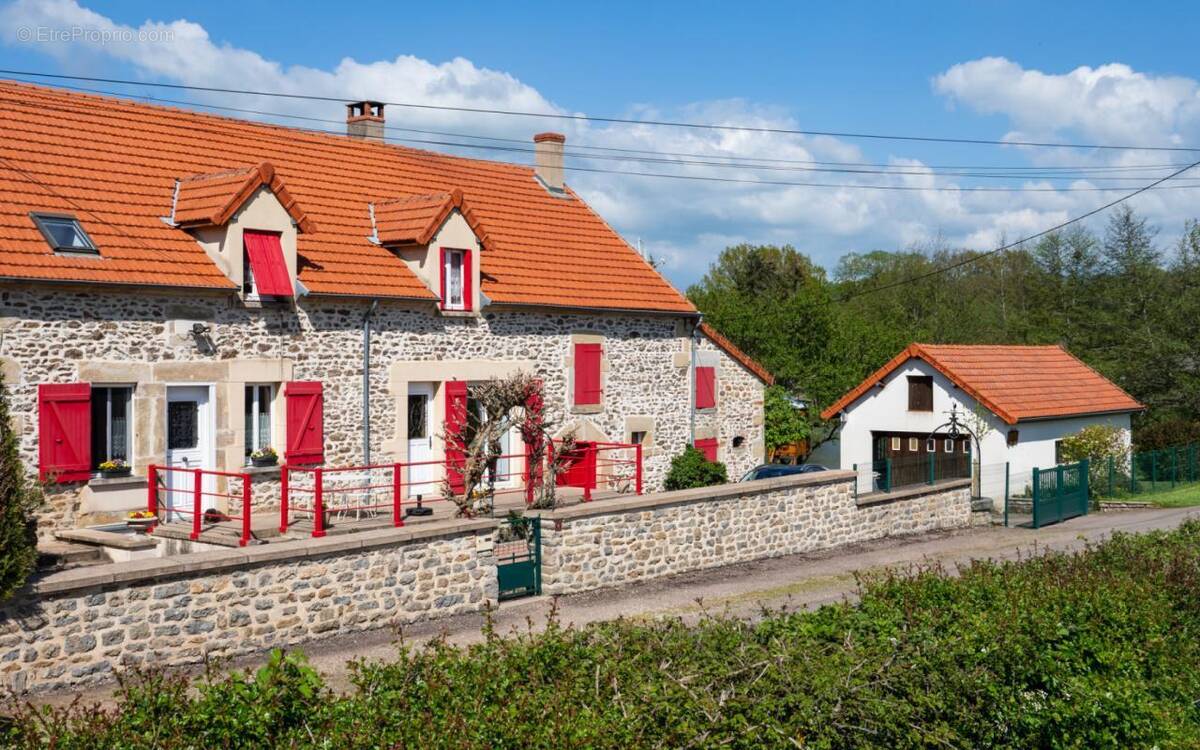 Maison à SAINT-LEGER-DU-BOIS