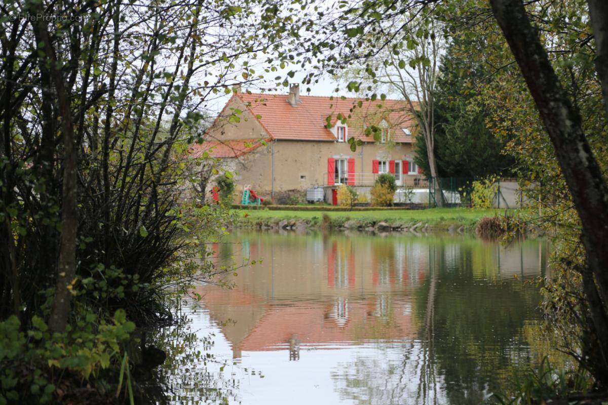 Maison à SAINT-LEGER-DU-BOIS