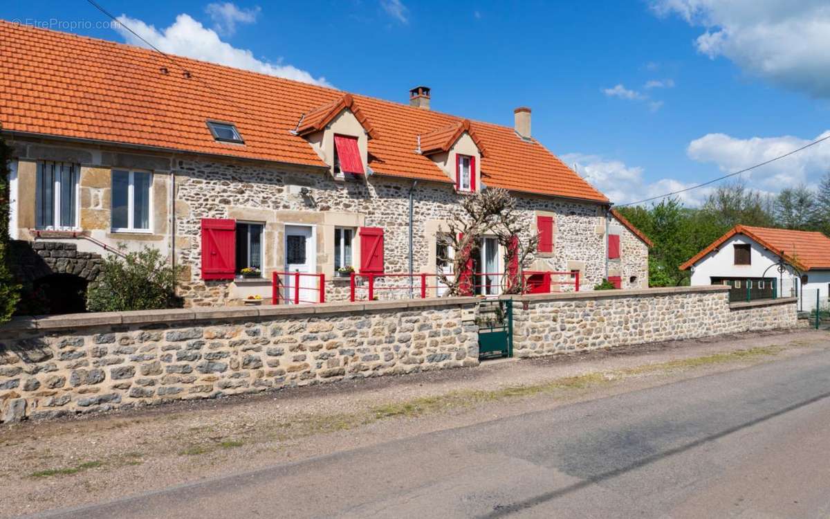 Maison à SAINT-LEGER-DU-BOIS