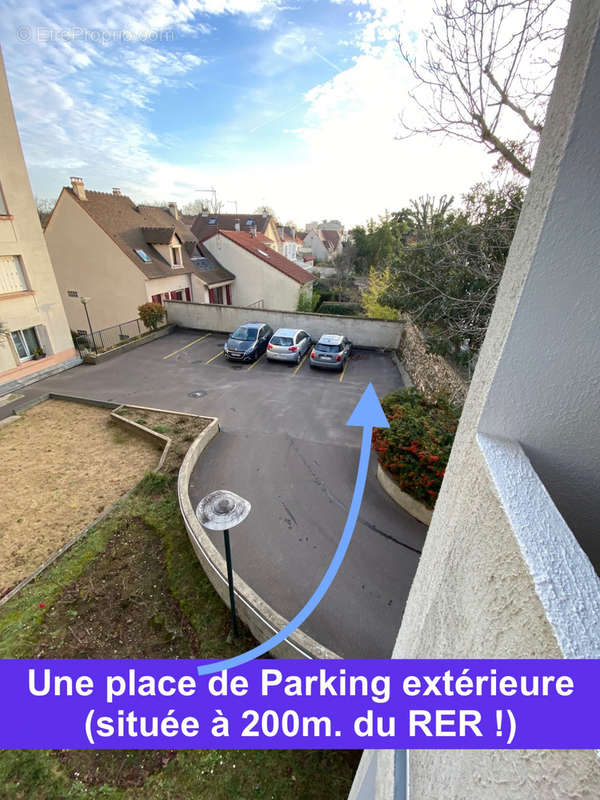 Parking à SAINT-MAUR-DES-FOSSES