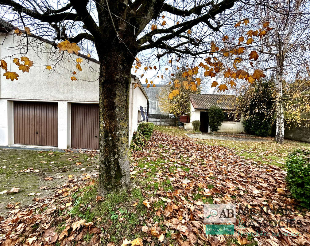 Maison à CRECY-LA-CHAPELLE