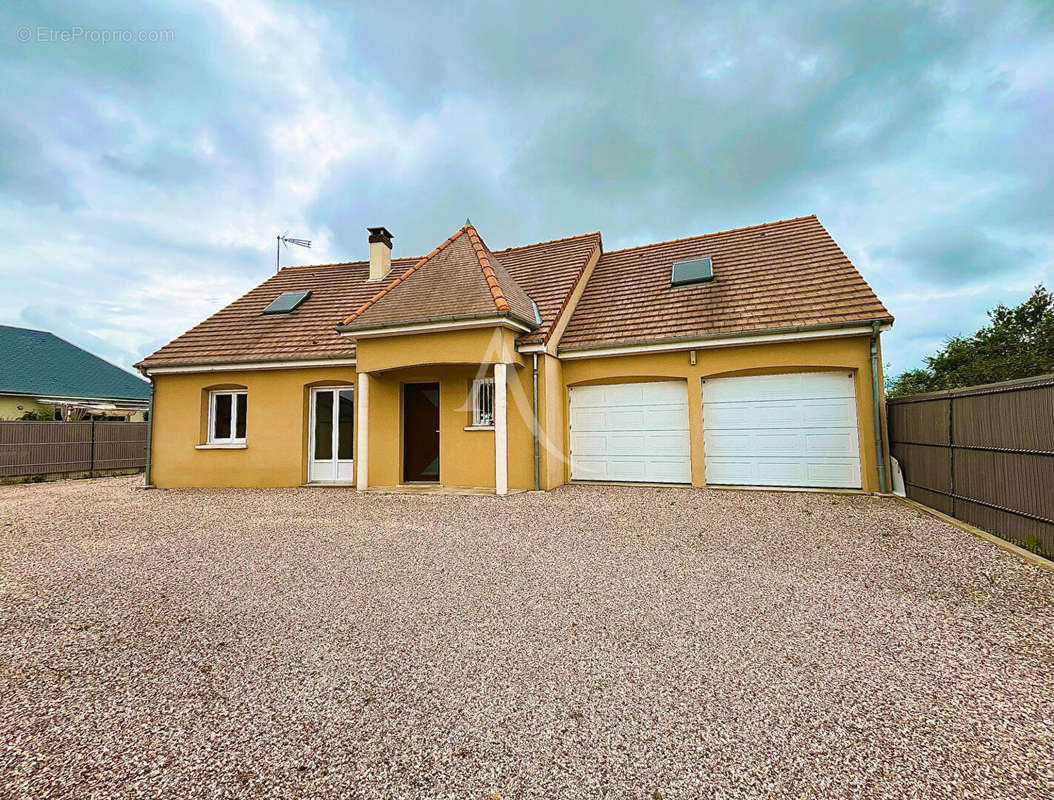 Maison à VINEUIL