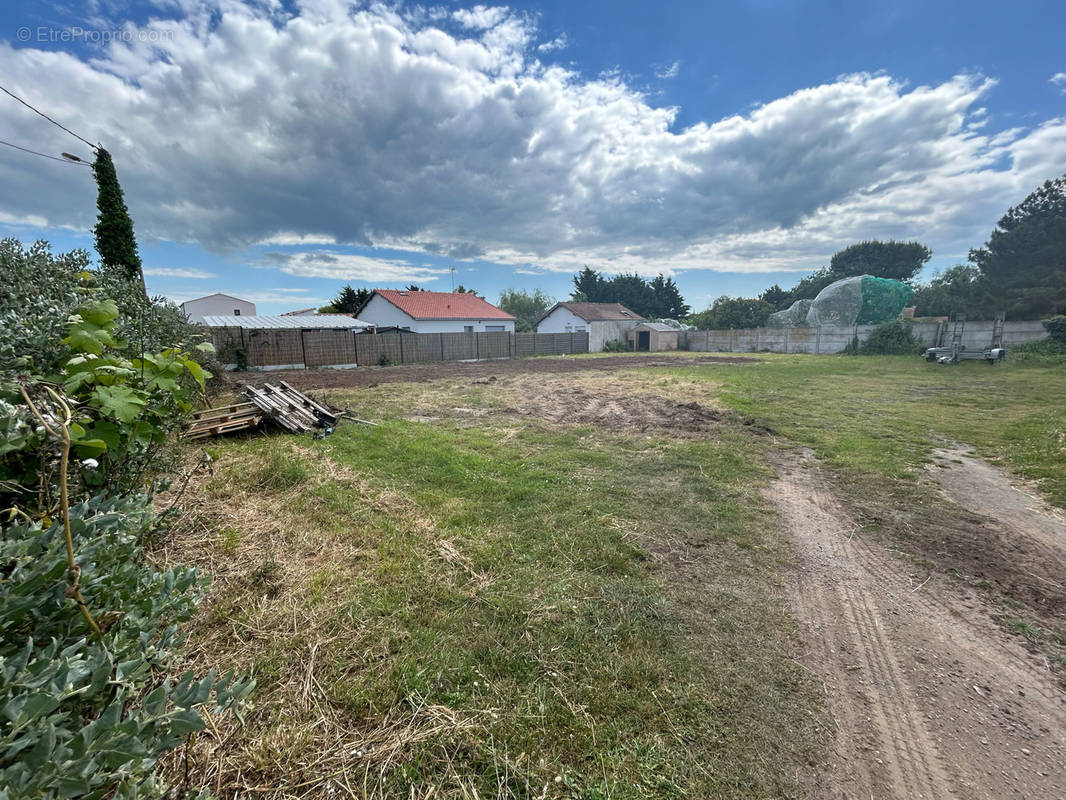 Terrain à LA PLAINE-SUR-MER