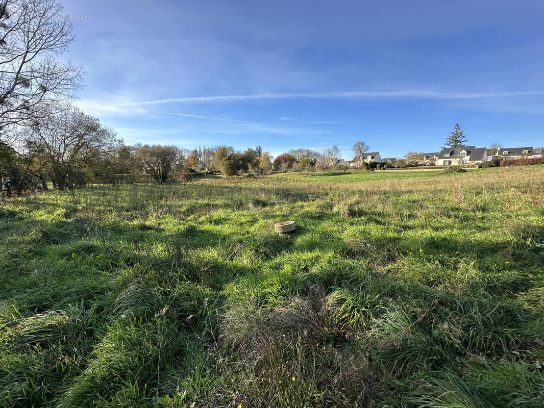 Terrain à BAUD