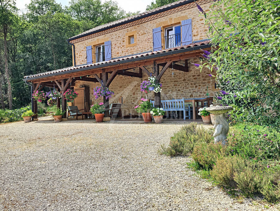 Maison à MAUZAC-ET-GRAND-CASTANG