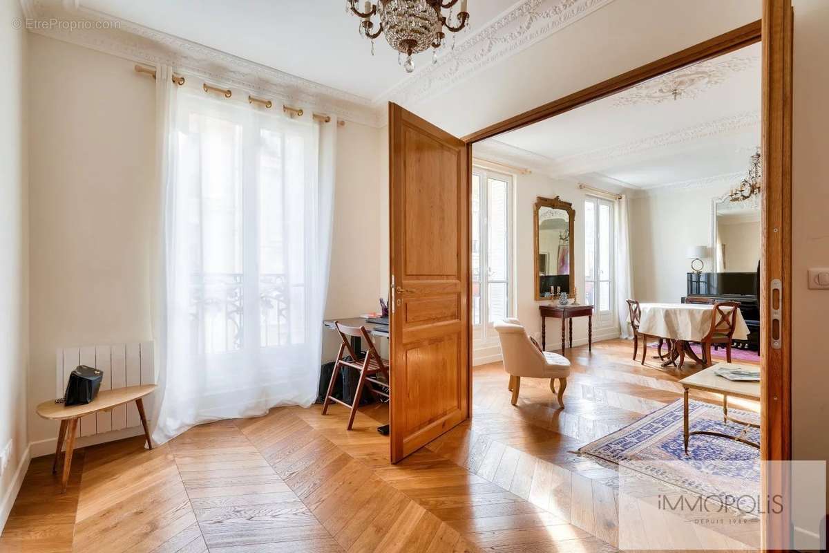 Appartement à PARIS-9E