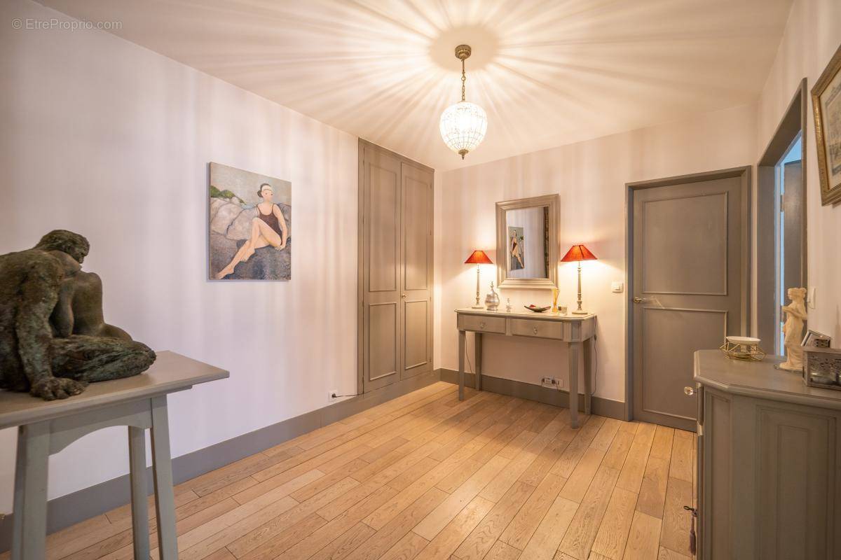 Appartement à VERSAILLES