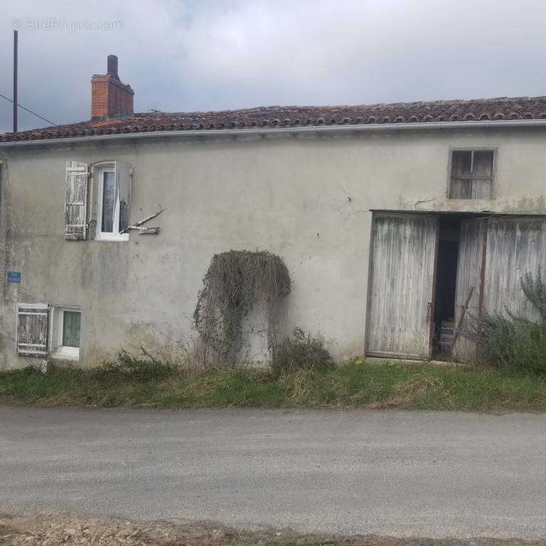 Maison à SAINTES