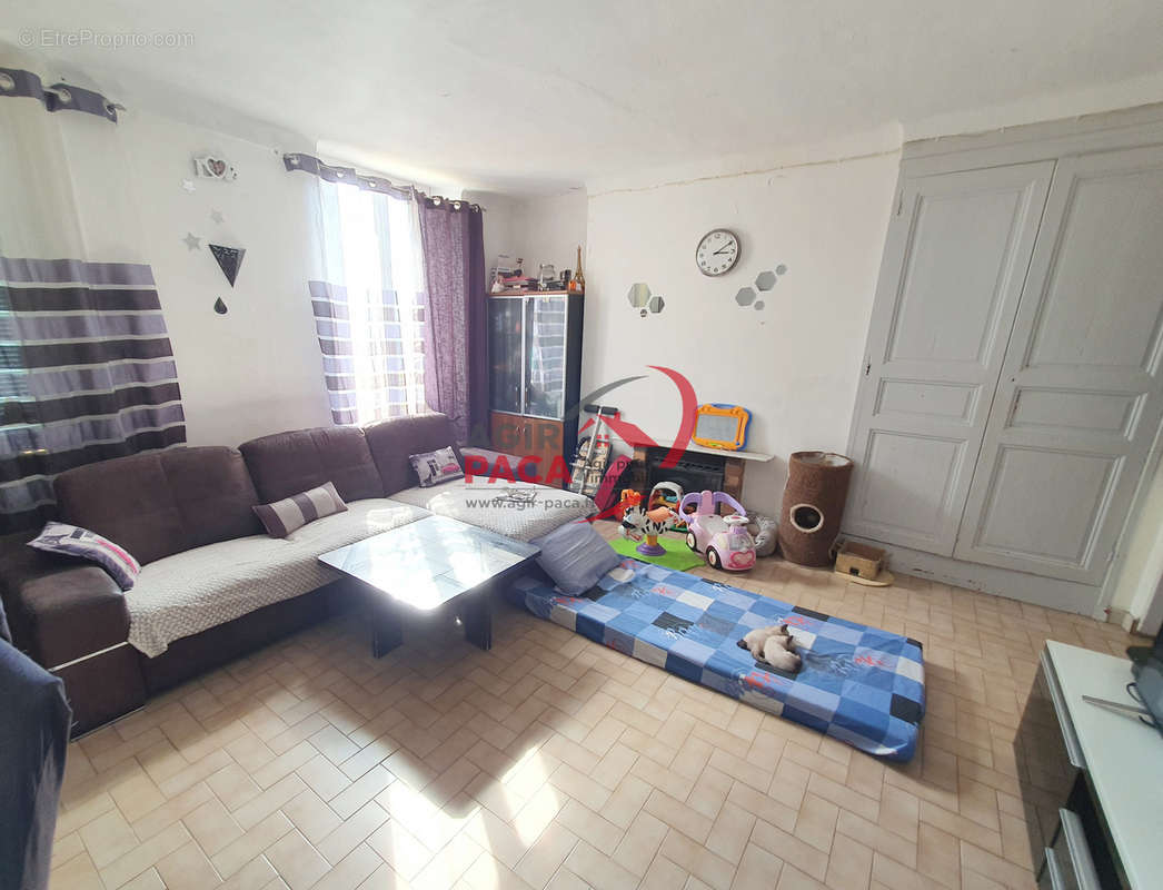 Appartement à FAYENCE