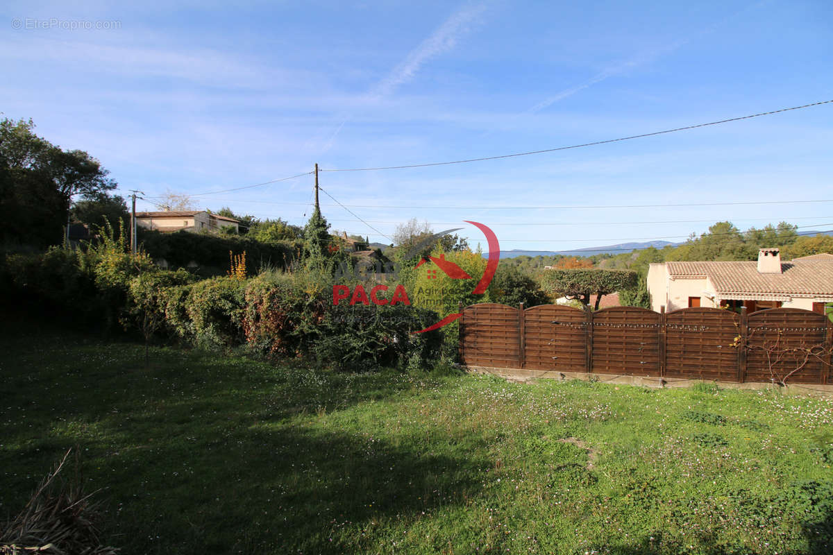 Maison à BAGNOLS-EN-FORET