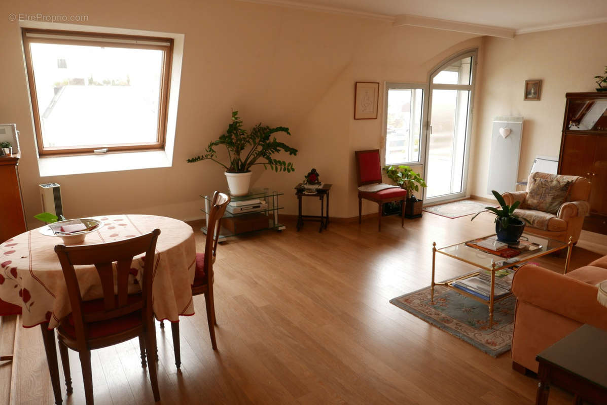 Appartement à MONTROUGE