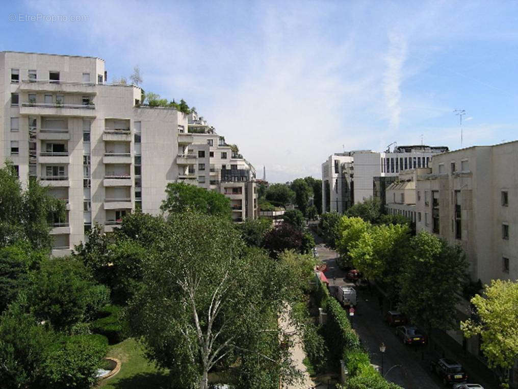 Appartement à COURBEVOIE