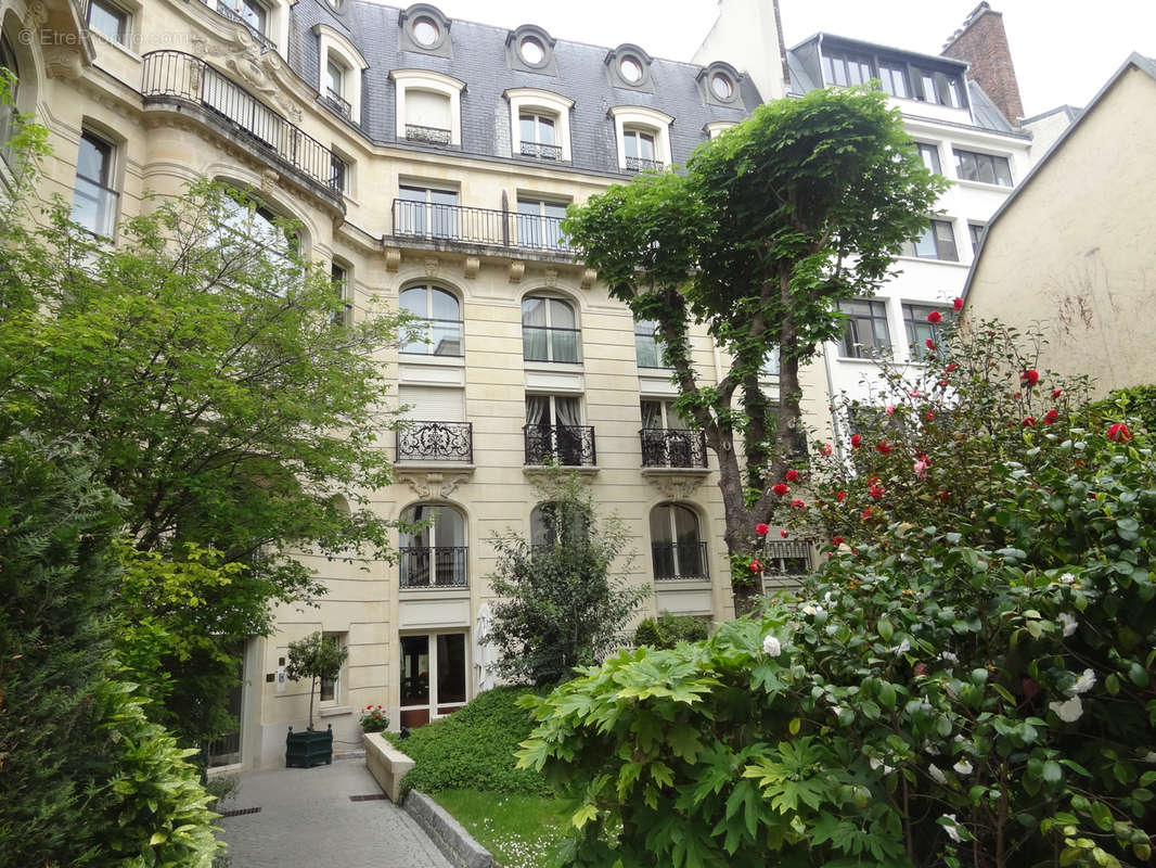 Appartement à PARIS-17E