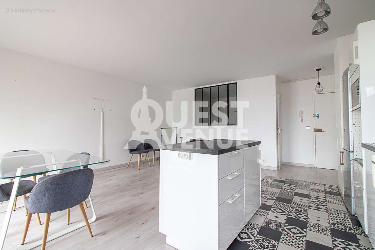 Appartement à PARIS-10E