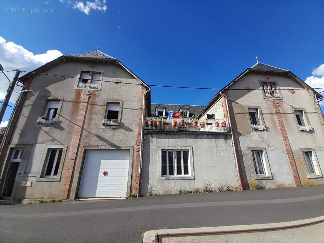 Appartement à BESSE-ET-SAINT-ANASTAISE