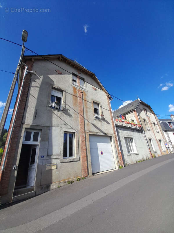 Appartement à BESSE-ET-SAINT-ANASTAISE