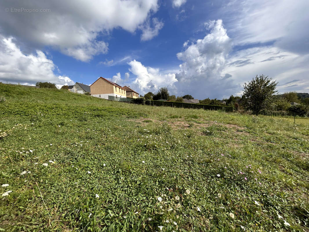 Terrain à SEILHAC