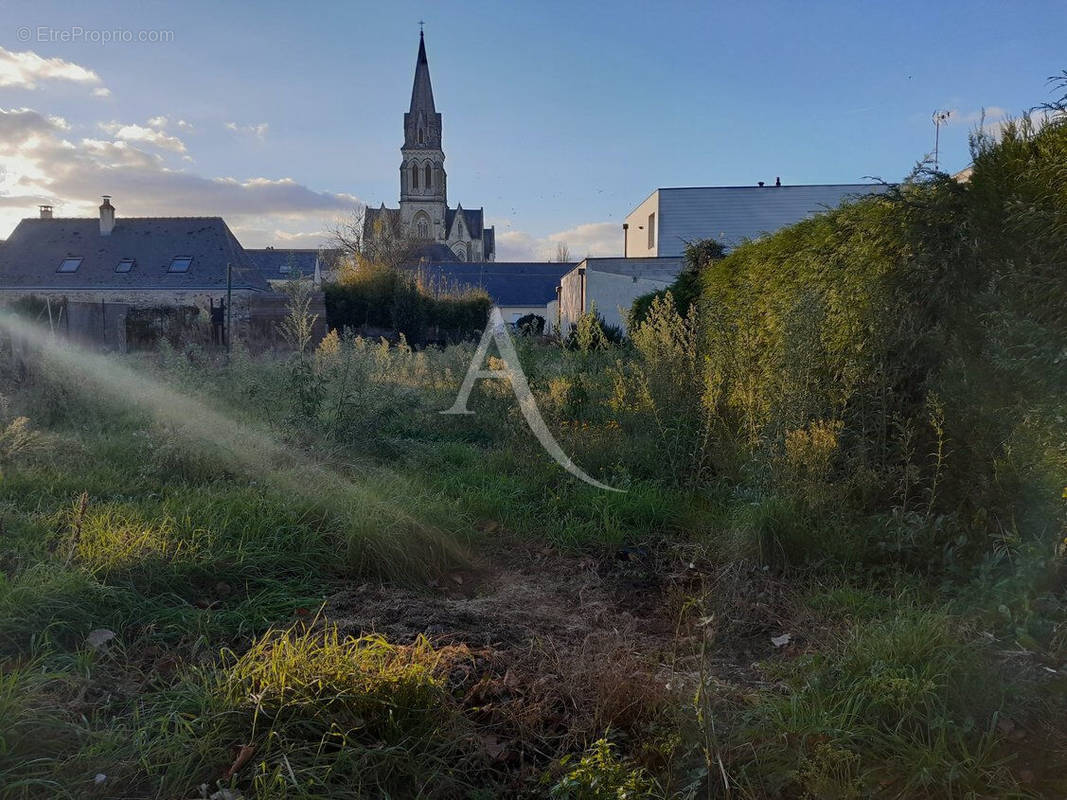 Terrain à TIERCE