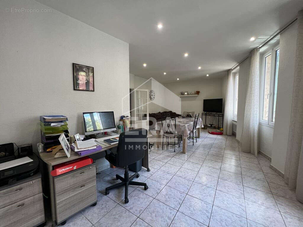 Appartement à MARSEILLE-11E