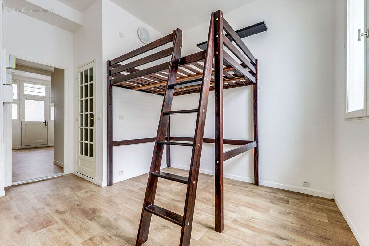 Appartement à PARIS-20E