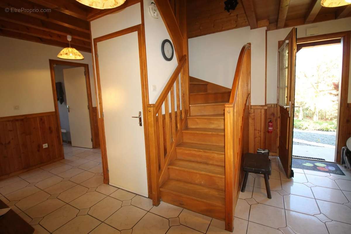 Appartement à MOULINS-ENGILBERT