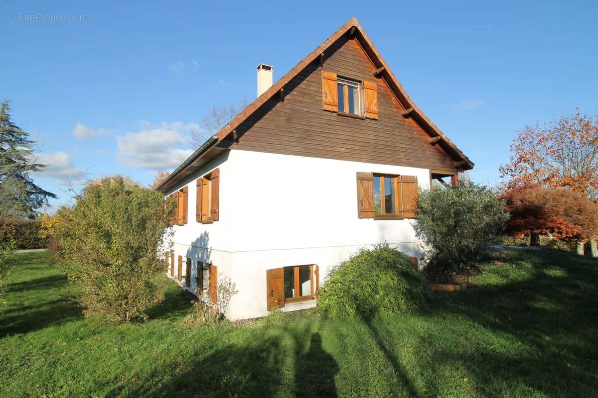 Appartement à MOULINS-ENGILBERT