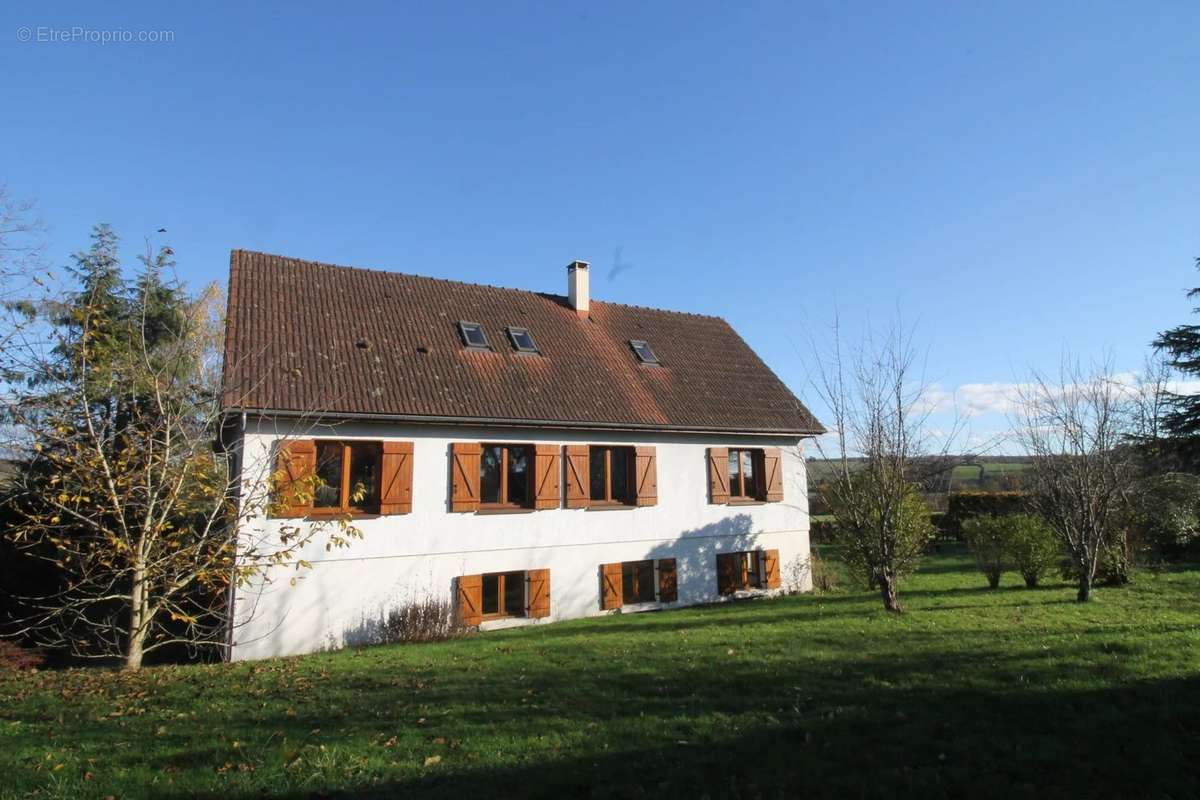 Appartement à MOULINS-ENGILBERT