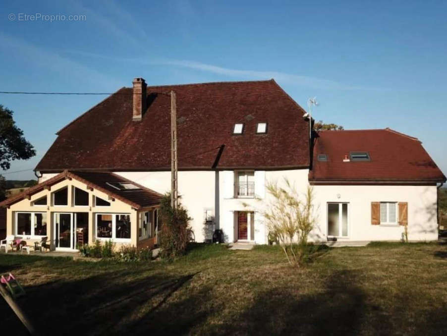 Maison à LONS-LE-SAUNIER