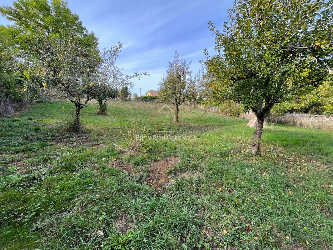 Terrain à L&#039;ISLE-SUR-SEREIN