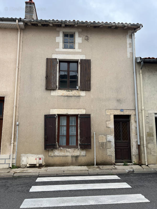 Maison à CHARROUX