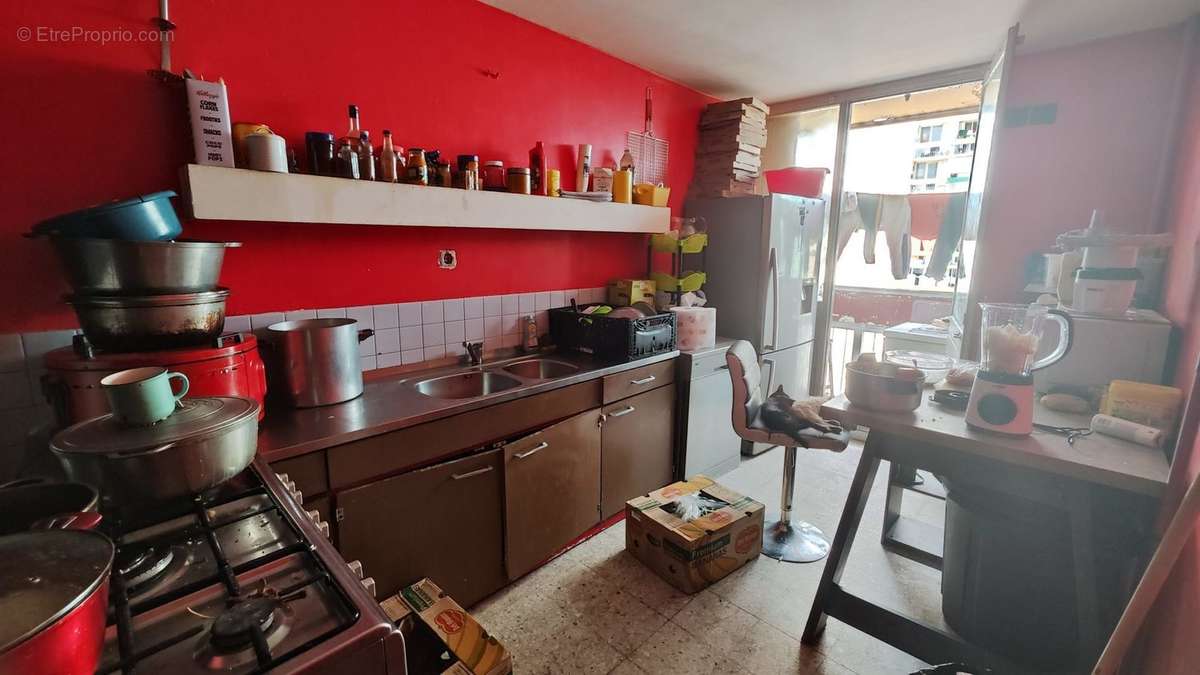 CUISINE - Appartement à NIMES