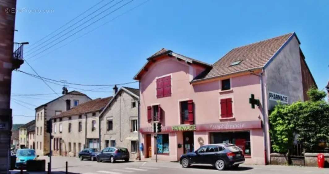 Appartement à FONTAINE-LES-LUXEUIL