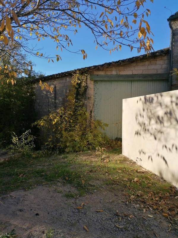 Maison à SAINT-BAUZILLE-DE-MONTMEL