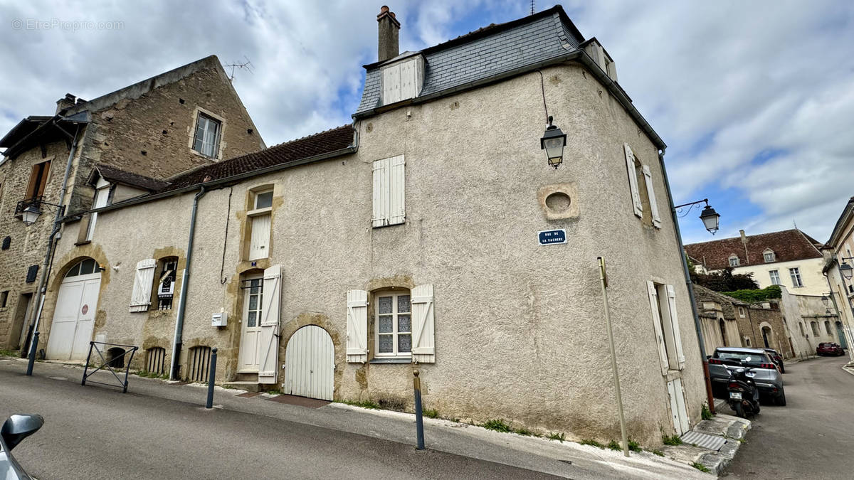 Maison à AVALLON