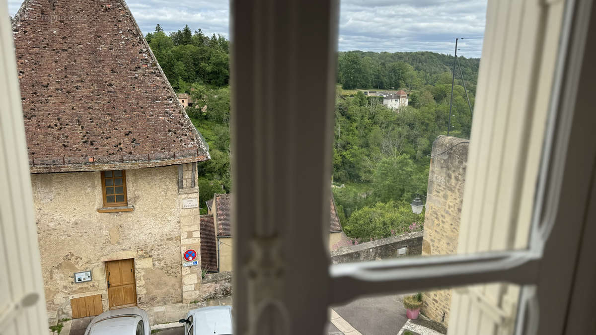 Maison à AVALLON