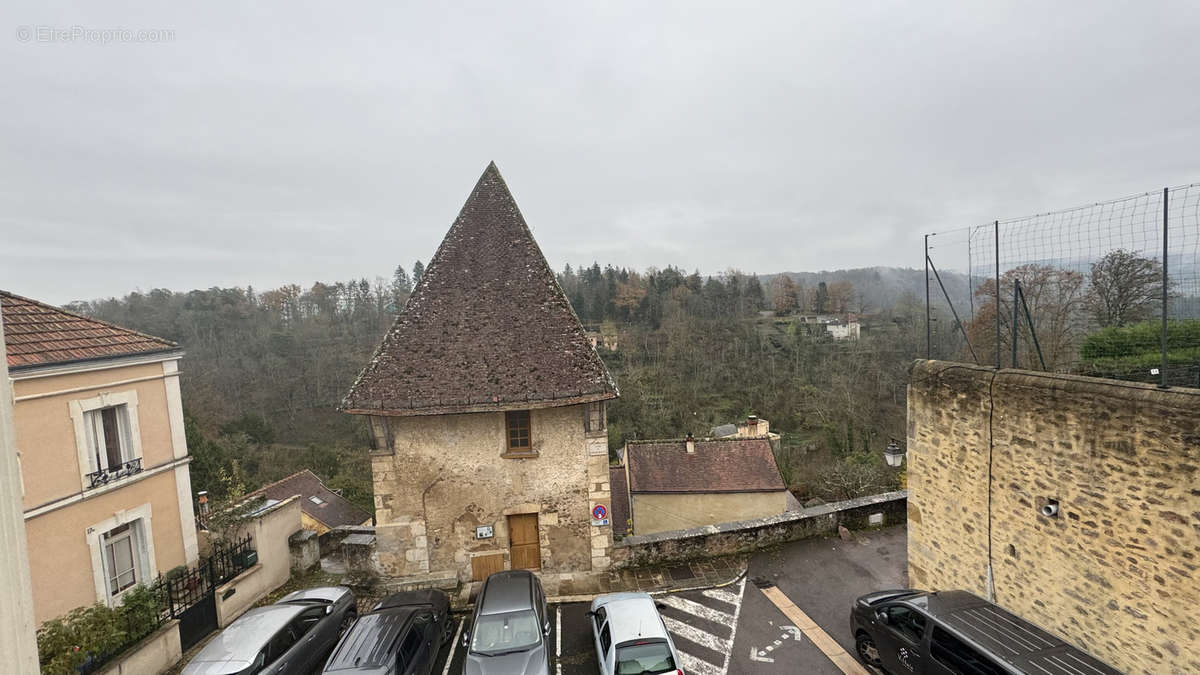 Maison à AVALLON