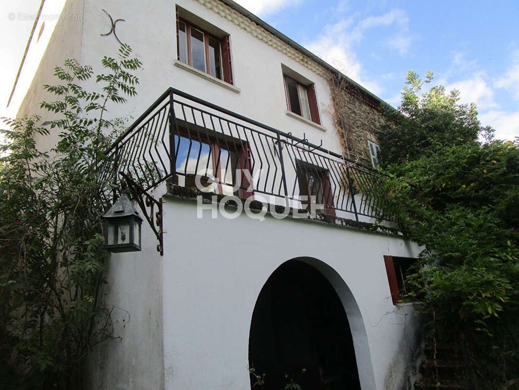 Maison à MAZEYRAT-D&#039;ALLIER