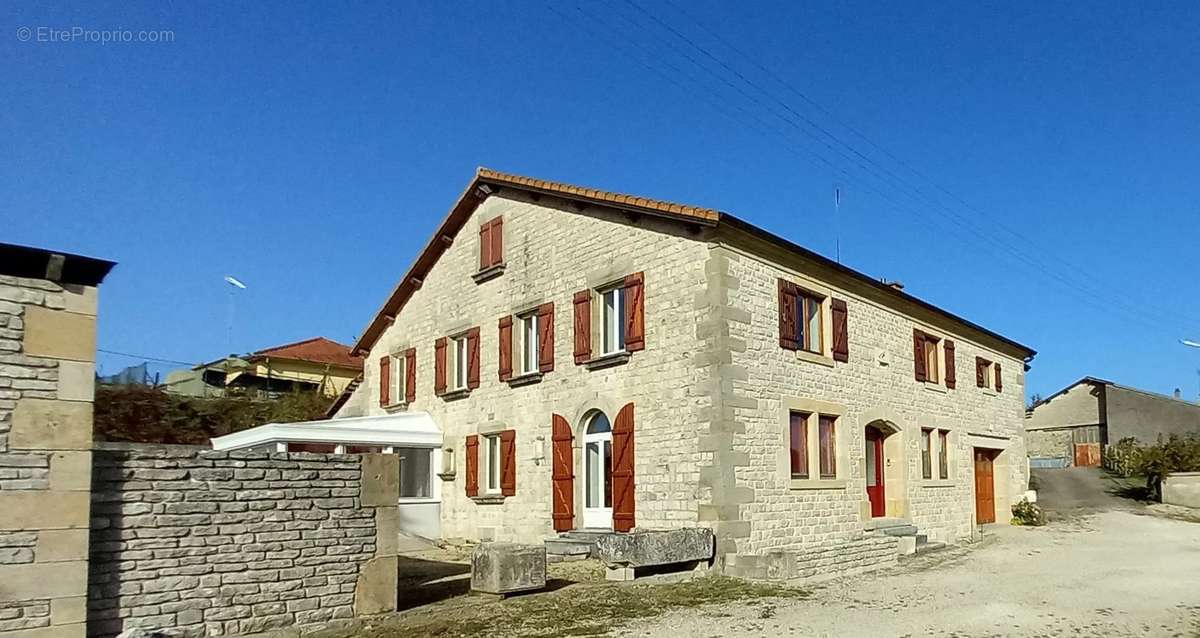 Maison à LANEUVELLE