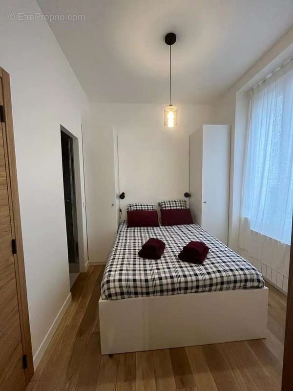 Appartement à CHARENTON-LE-PONT