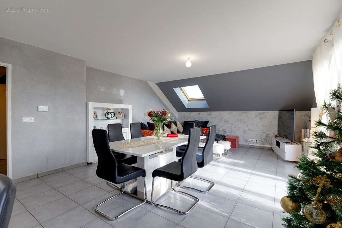 Appartement à DOUVAINE