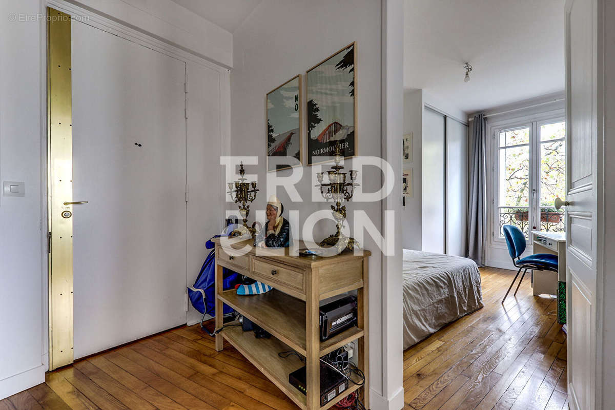 Appartement à PARIS-16E