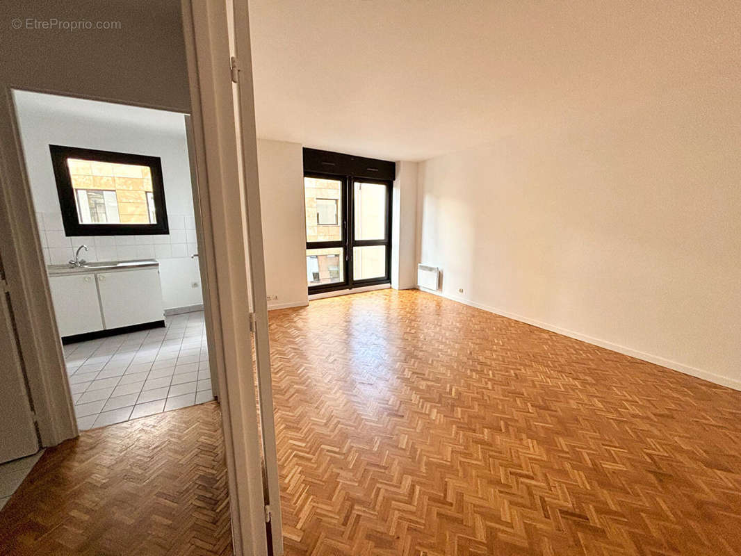 Appartement à PARIS-20E