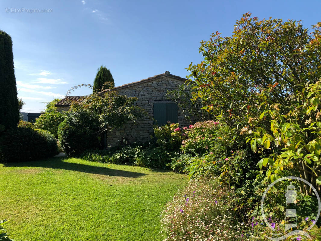 Maison à SAINT-CLEMENT-DES-BALEINES